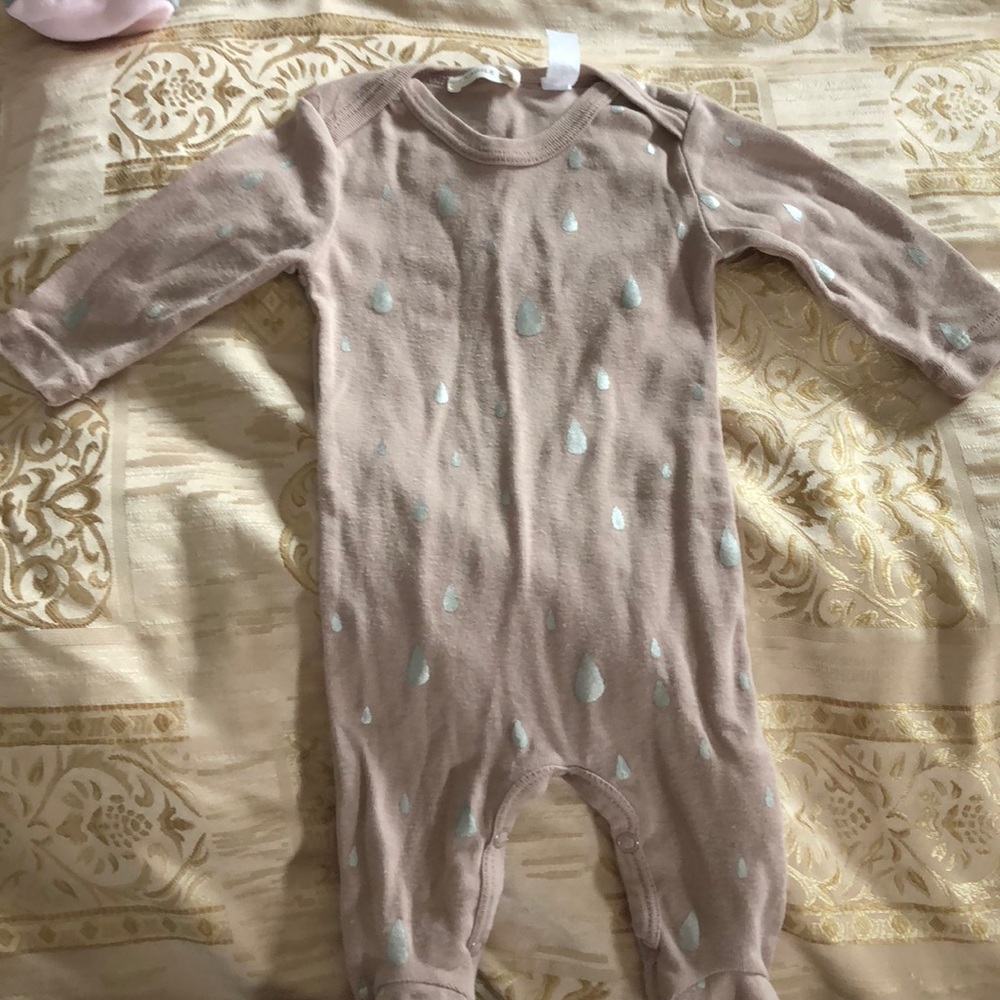 Fragile stretchy